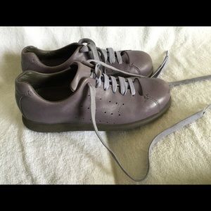 Camper women’s purple leather lace-up sneaker Sz36